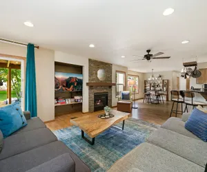Photo 2 - Shady Grove 4 King Beds, Dog Run & Outdoor Fun