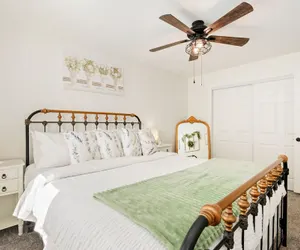 Photo 5 - Windsor Farmhouse Family Fun, Yard & Fireplace