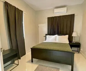 Photo 3 - Stunning 3-Bedroom Beachside Apartment