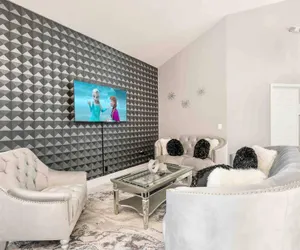 Photo 3 - Super Glam- Designs Game Room Pool