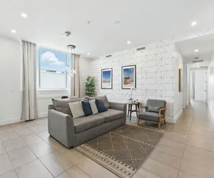 Photo 3 - Luxury Sobe 2 Bedroom Apartment