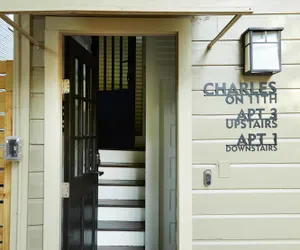 Photo 4 - Apt3 Charles - Modern Fun Sun-filled Loft