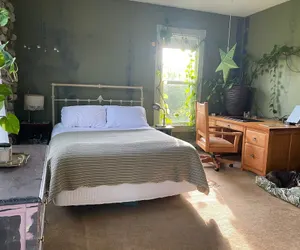 Photo 2 - Victorian on Garden Best Location in Town