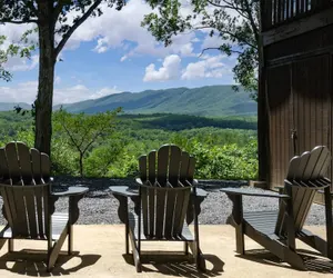 Photo 3 - Shenandoah Retreat - Family Home