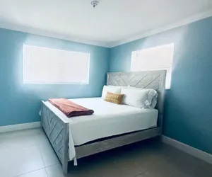 Photo 5 - Iconic 3BD Home Mins From the Beach Pompano FL