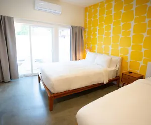 Photo 2 - Standard Room, 2 Queen Beds, Kitchenette, Garden View