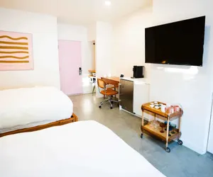 Photo 4 - Standard Room, 2 Queen Beds, Kitchenette, Garden View