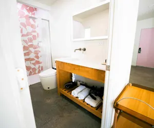 Photo 5 - Deluxe Room, 1 King Bed, Kitchen, Garden View