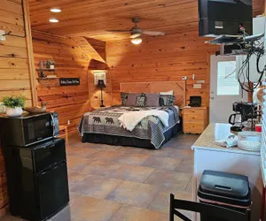 Photo 4 - Honey Bear Haven Suite 2