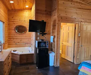 Photo 5 - Honey Bear Haven Suite 4