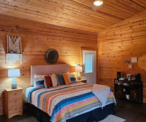 Photo 4 - Honey Bear Haven Suite 4