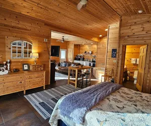 Photo 5 - Honey Bear Haven Suite 3