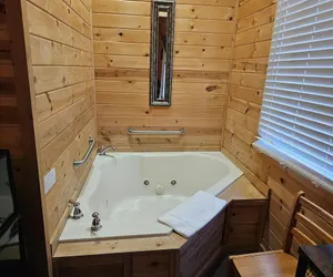 Photo 5 - Honey Bear Haven Suite 5