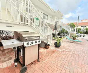 Photo 4 - Southwinds 4 for 2 Steps to Beach Boardwalk