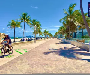 Photo 5 - Southwinds 3 for 2 Queen Studio Steps to Beach