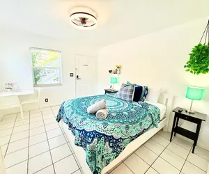 Photo 4 - Hollywood Boardwalk Studio Fully Equipped Kitchen