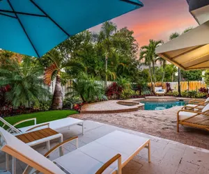 Photo 5 - Tropical Getaway Heated Pool Patio Retreat