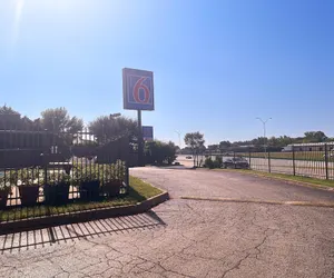 Photo 2 - Motel 6 Dallas, Tx – St. Augustine / Hwy 175