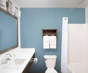 Photo 4 - WoodSpring Suites Palm Springs – West Palm Beach