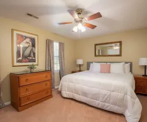 Photo 5 - Monterey Drive Maison