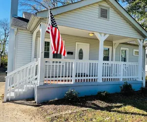 Photo 2 - 83rd Street Comfy Cottage