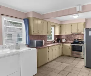Photo 2 - 57th Blushing Bungalow
