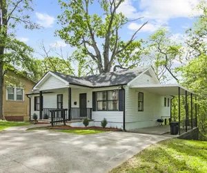 Photo 2 - 21st Street Evergreen Charm