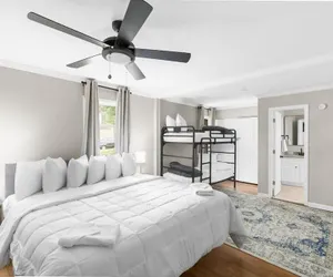 Photo 3 - 21st Street Evergreen Charm