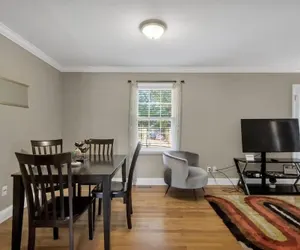 Photo 3 - Gilmore Retro Pad