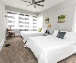 Photo 3 - 29th Street Trendy Lakeview Craftsman 8