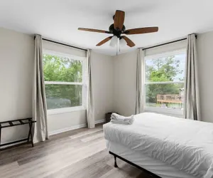 Photo 4 - Dugan Ave Both