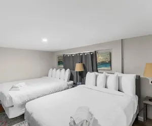 Photo 2 - Broadmoor Bungalow - Unit B