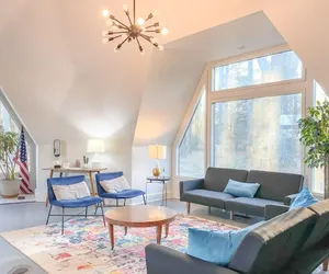 Photo 2 - Bell Circle Eccentric Geodesic Dome-home