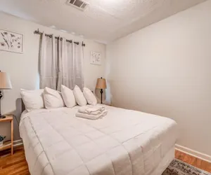 Photo 3 - Flowering Peach Stayhouse