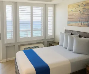 Photo 2 - Georgian Inn Beach Club