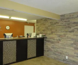 Photo 3 - Western Inn & Suites