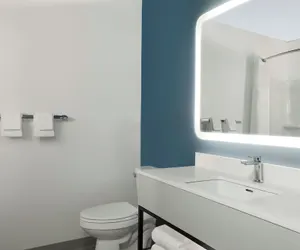 Photo 5 - StudioRes Oak Ridge