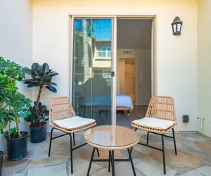 Photo 2 - Private Entry Suite w Patio Bath Kitchenette