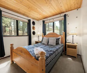 Photo 2 - Bear Woods 3BR Retreat