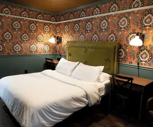 Photo 5 - The Gas Lamp Hotel