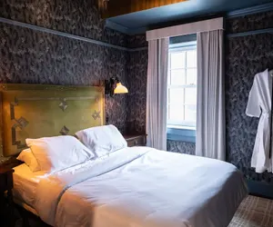 Photo 2 - The Gas Lamp Hotel