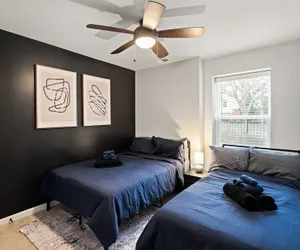 Photo 5 - King 3BR Townhouse in Camp North End