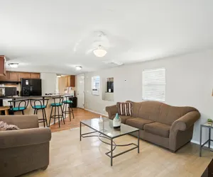 Photo 2 - Desert Haven Cozy 2-Bedroom Mobile Home Near NMSU 2 Home