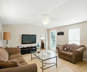 Photo 2 - Desert Haven Cozy 2-Bedroom Mobile Home Near NMSU 2 Home