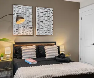 Photo 3 - 3BR King Townhouse in Uptown CLT