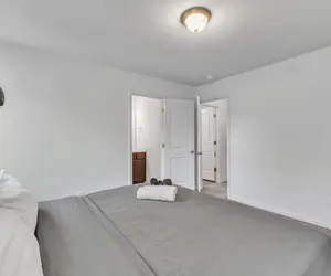 Photo 4 - King 3BR Townhouse Mins to Cary NC State