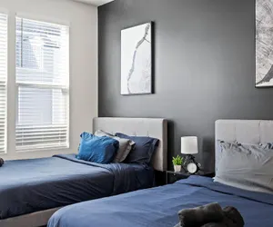 Photo 5 - Luxe King 4BR Townhouse in Uptown CLT