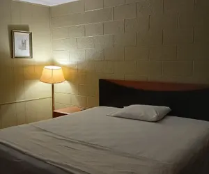 Photo 4 - Capital O Pleasant Motel Grand Rapids Mi