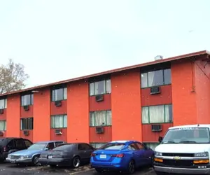 Photo 2 - Capital O Pleasant Motel Grand Rapids Mi