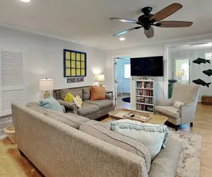 Photo 2 - Little Blue Beach House